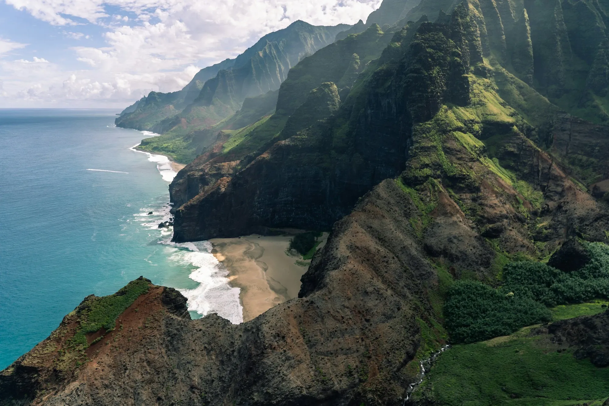 Na Pali coastline cliffs above the ocean